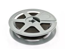 Wir digitalisieren (überspielen) Schmalfilme die auf Filmspulen aufgewickelt sind.