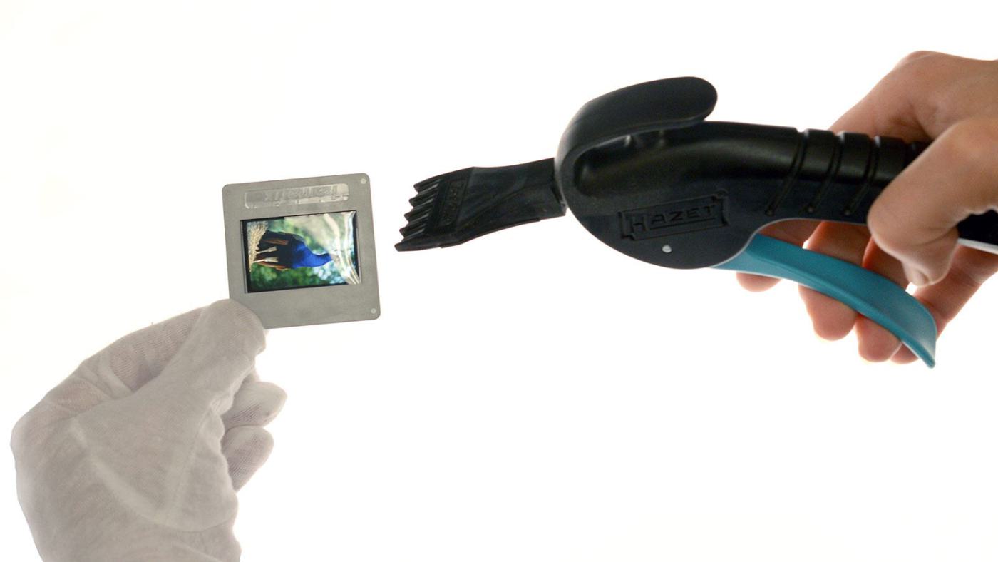 Wir reinigen ihre Originale mit staubfreier Druckluft